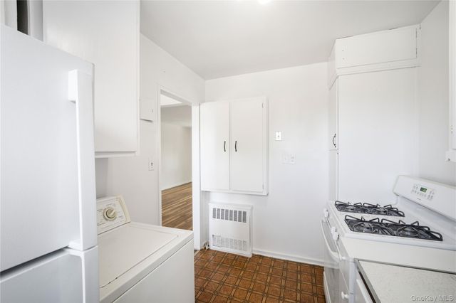 220-04 Stronghurst Avenue Lower, Queens Village, NY 11427