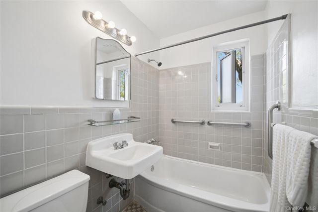 220-04 Stronghurst Avenue Lower, Queens Village, NY 11427