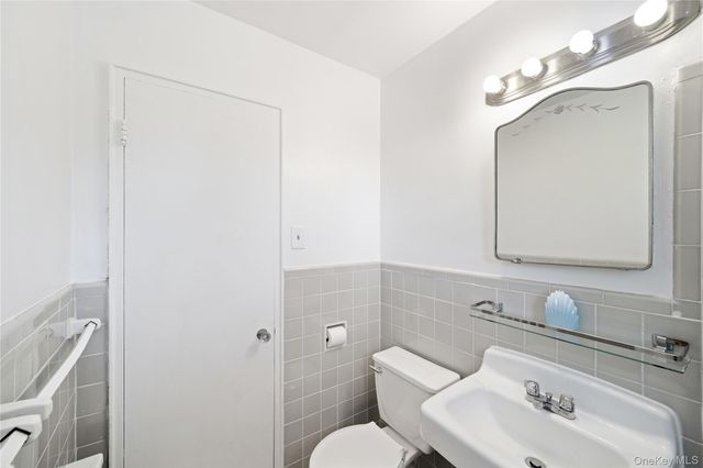 220-04 Stronghurst Avenue Lower, Queens Village, NY 11427