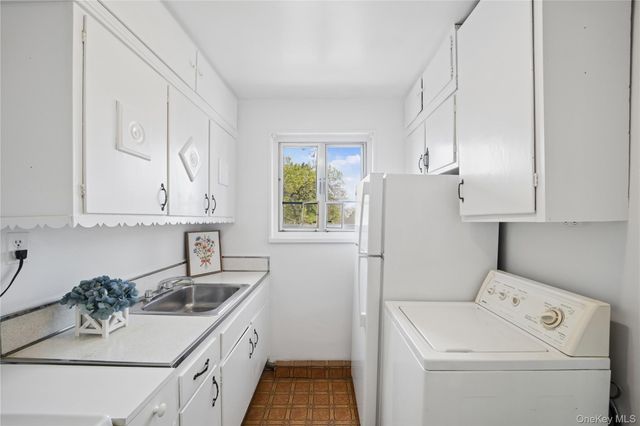 220-04 Stronghurst Avenue Lower, Queens Village, NY 11427