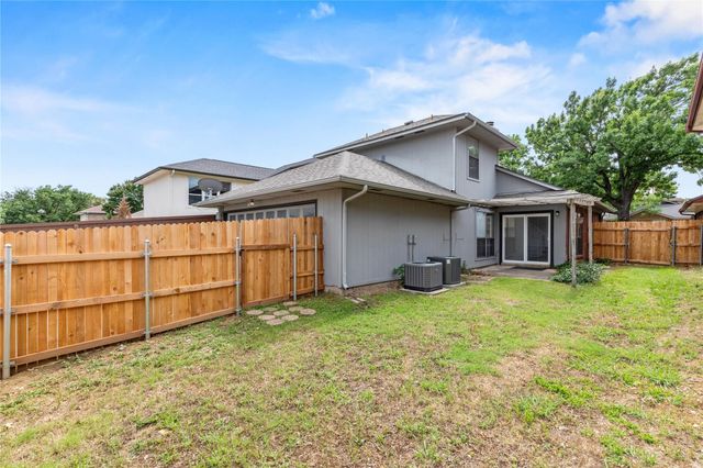 2910 Menlo Park Lane, Carrollton, TX 75007