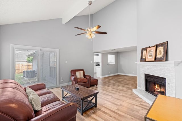 2910 Menlo Park Lane, Carrollton, TX 75007