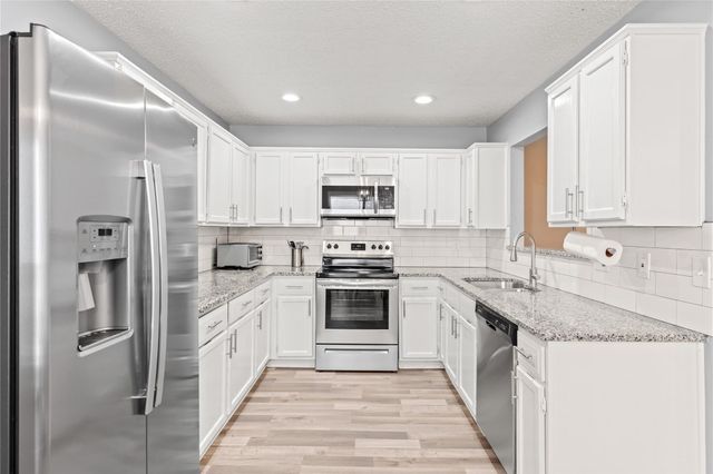2910 Menlo Park Lane, Carrollton, TX 75007