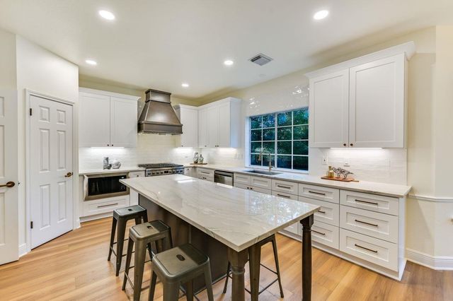 5217 China Garden DR, Austin, TX 78730