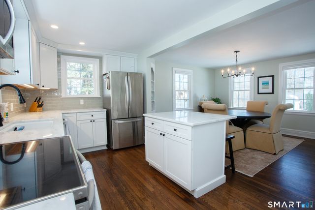 72 Dyer Avenue, Canton, CT 06019