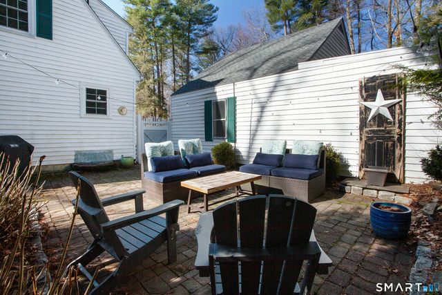 72 Dyer Avenue, Canton, CT 06019