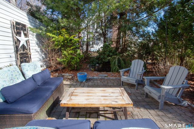 72 Dyer Avenue, Canton, CT 06019