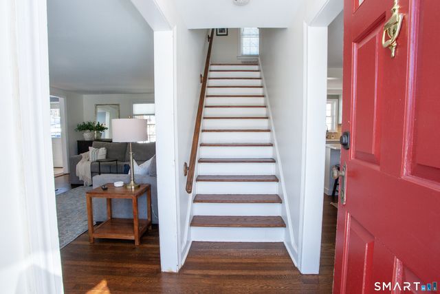 72 Dyer Avenue, Canton, CT 06019