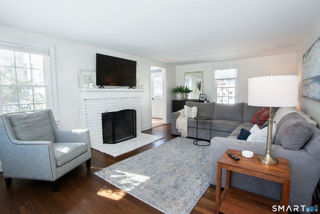 72 Dyer Avenue, Canton, CT 06019