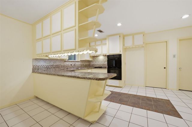 10402 Shadow Wood Drive, Houston, TX 77043