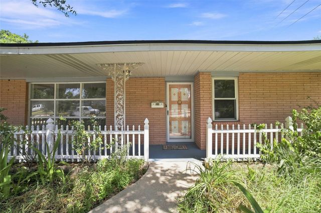 10402 Shadow Wood Drive, Houston, TX 77043