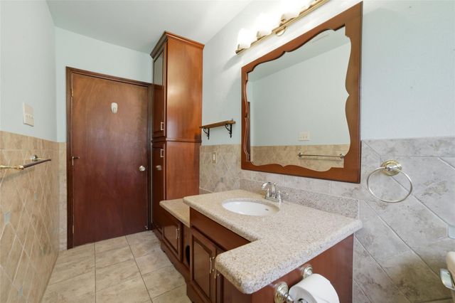 10402 Shadow Wood Drive, Houston, TX 77043