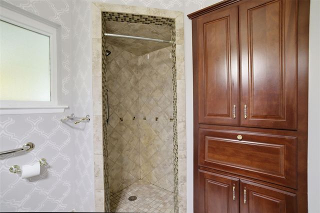 10402 Shadow Wood Drive, Houston, TX 77043