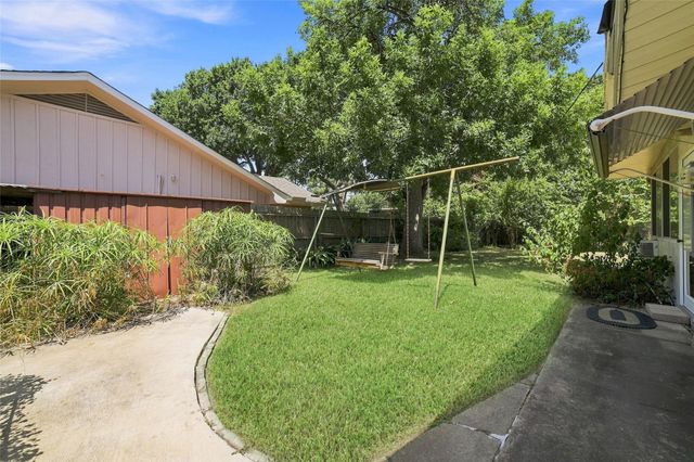 10402 Shadow Wood Drive, Houston, TX 77043