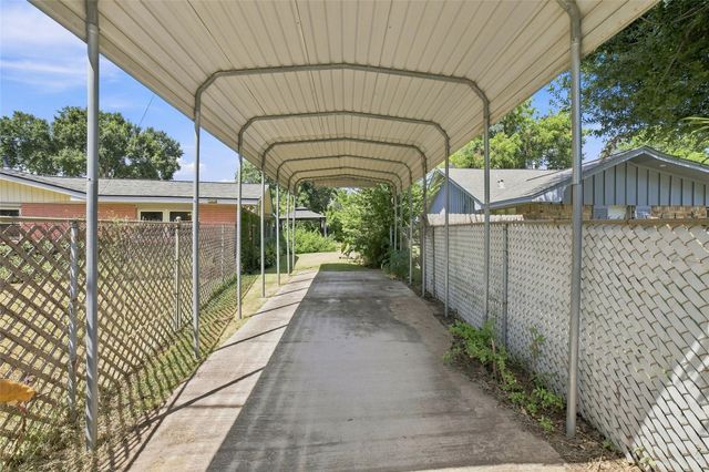 10402 Shadow Wood Drive, Houston, TX 77043
