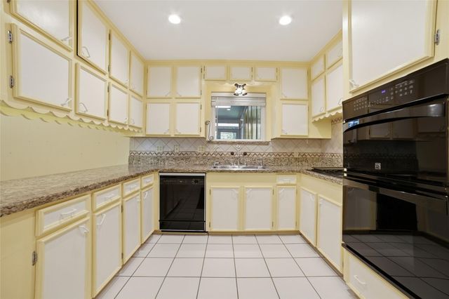 10402 Shadow Wood Drive, Houston, TX 77043