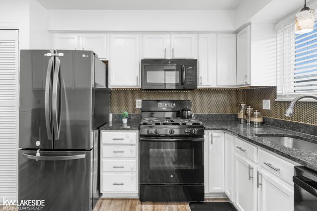 28372 Universal Drive, Warren, MI 48092