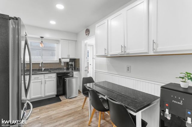 28372 Universal Drive, Warren, MI 48092