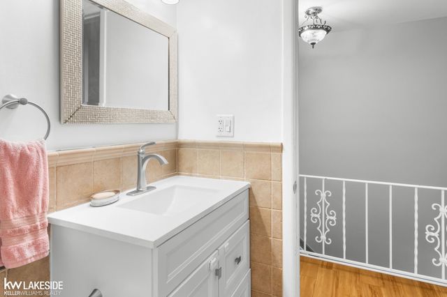 28372 Universal Drive, Warren, MI 48092