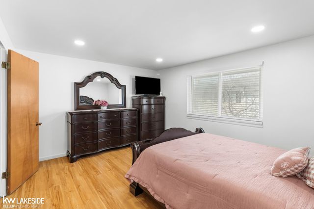 28372 Universal Drive, Warren, MI 48092