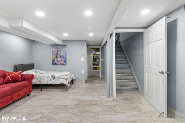 28372 Universal Drive, Warren, MI 48092