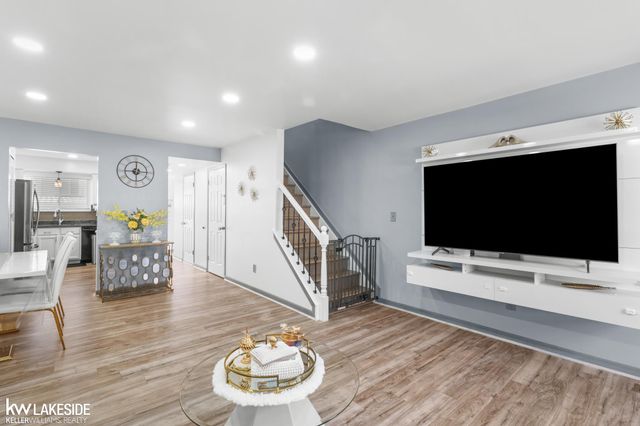 28372 Universal Drive, Warren, MI 48092