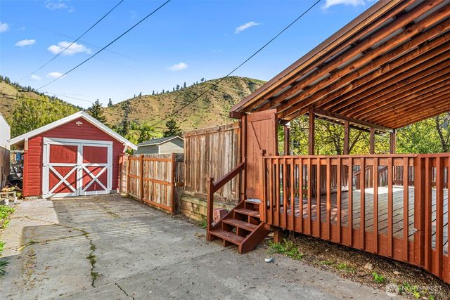 417 Cottage Avenue, Cashmere, WA 98815