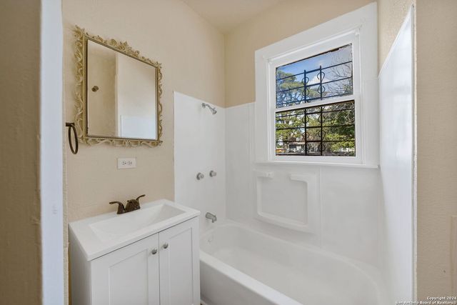 840 CULEBRA RD, San Antonio, TX 78201