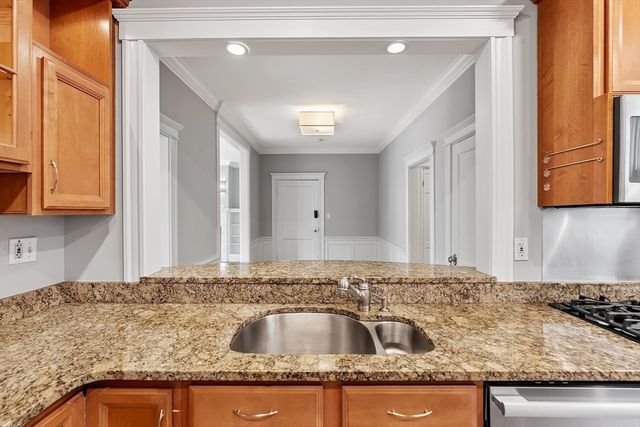 125 Park St 4, Brookline, MA 02446
