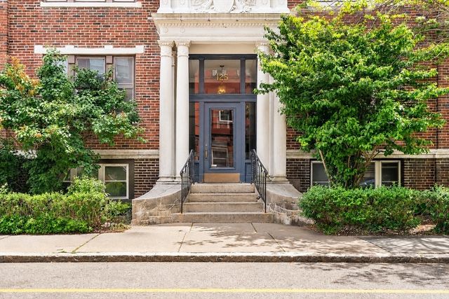 125 Park St 4, Brookline, MA 02446