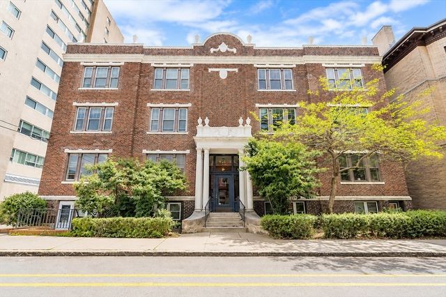 125 Park St 4, Brookline, MA 02446