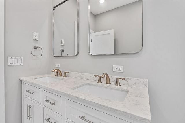 125 Park St 4, Brookline, MA 02446