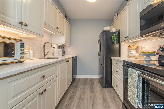 300 Main Street 211, Little Falls, NJ 07424