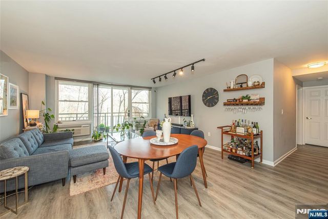 300 Main Street 211, Little Falls, NJ 07424
