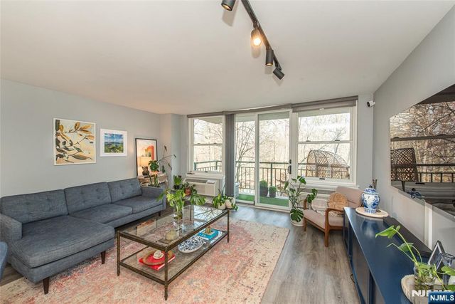 300 Main Street 211, Little Falls, NJ 07424
