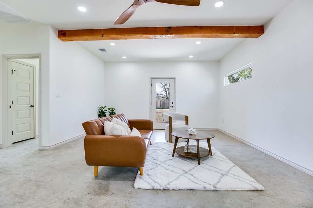 Image 14 of property listing at 1405 Kenwood Drive, San Angelo, TX 76903