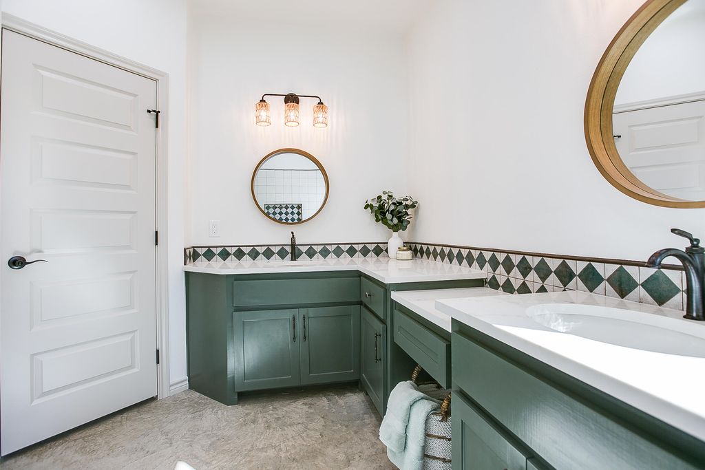 Image 20 of property listing at 1405 Kenwood Drive, San Angelo, TX 76903