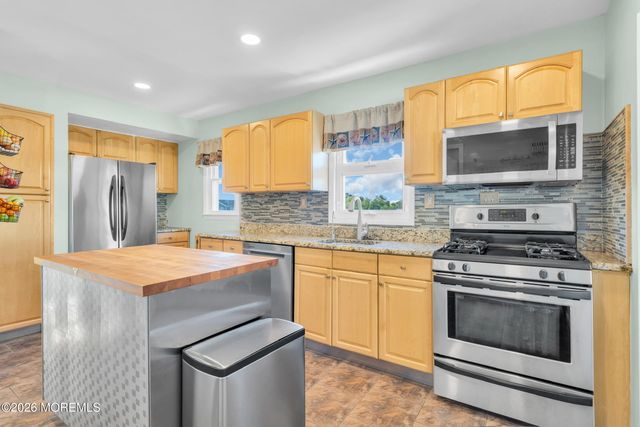 20 Lagoon Drive W, Toms River, NJ 08753