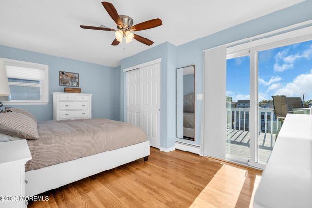 20 Lagoon Drive W, Toms River, NJ 08753