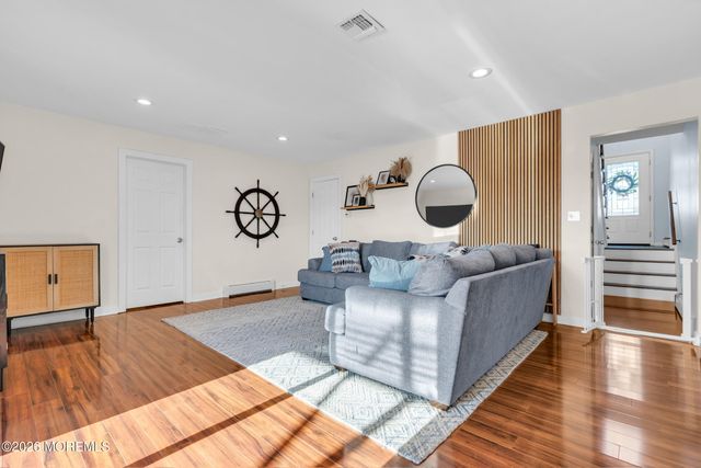 20 Lagoon Drive W, Toms River, NJ 08753