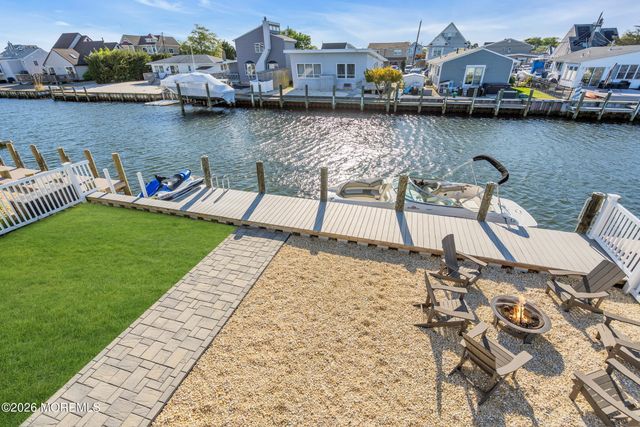 20 Lagoon Drive W, Toms River, NJ 08753