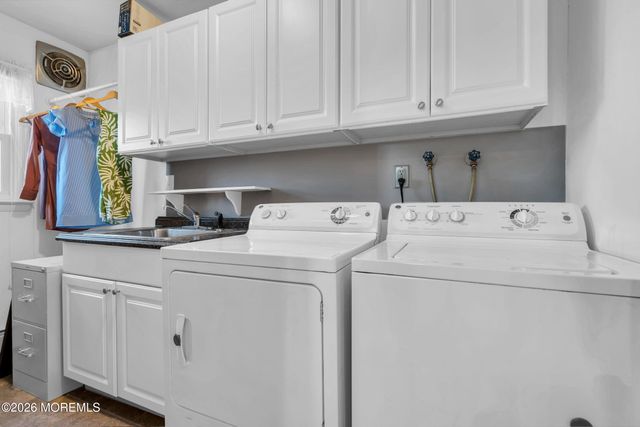 20 Lagoon Drive W, Toms River, NJ 08753