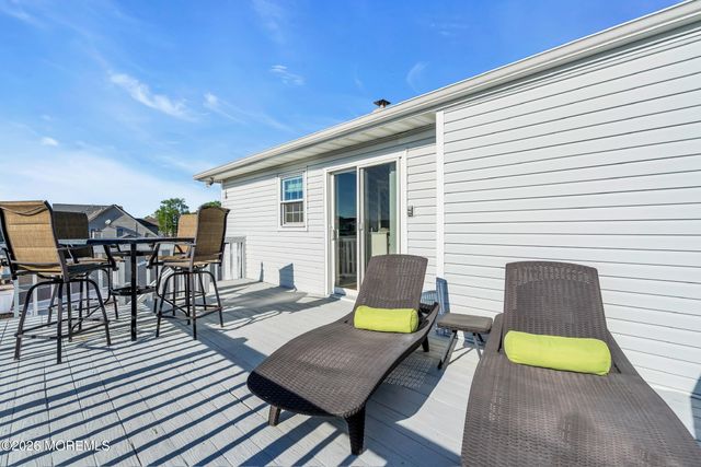 20 Lagoon Drive W, Toms River, NJ 08753
