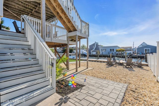 20 Lagoon Drive W, Toms River, NJ 08753