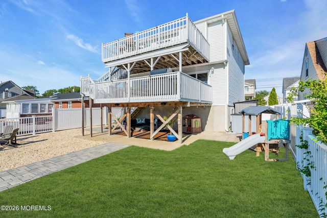 20 Lagoon Drive W, Toms River, NJ 08753