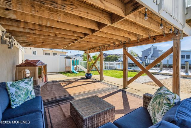 20 Lagoon Drive W, Toms River, NJ 08753
