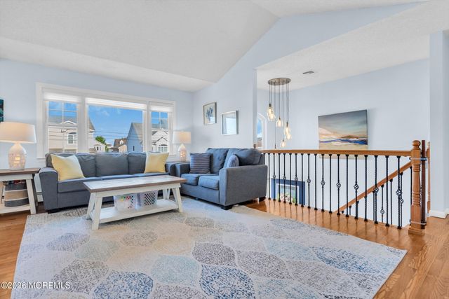 20 Lagoon Drive W, Toms River, NJ 08753