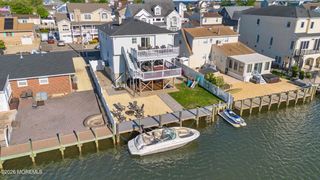 20 Lagoon Drive W, Toms River, NJ 08753