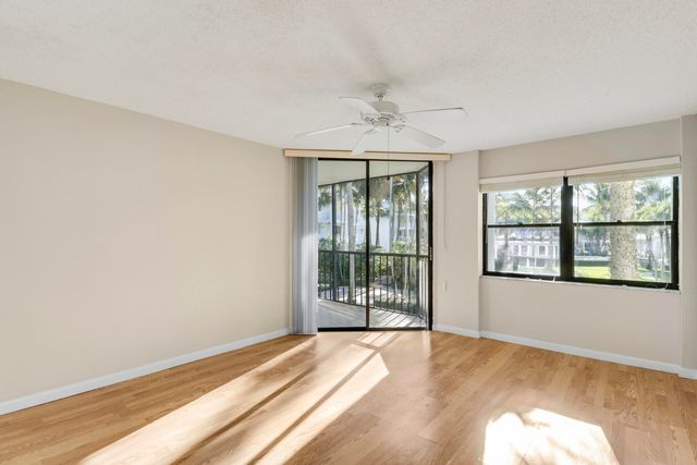 122 Bay Colony Drive N, Juno Beach, FL 33408