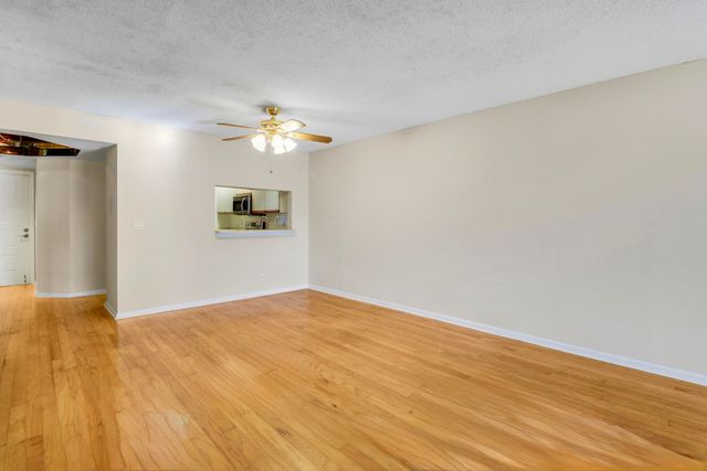 122 Bay Colony Drive N, Juno Beach, FL 33408